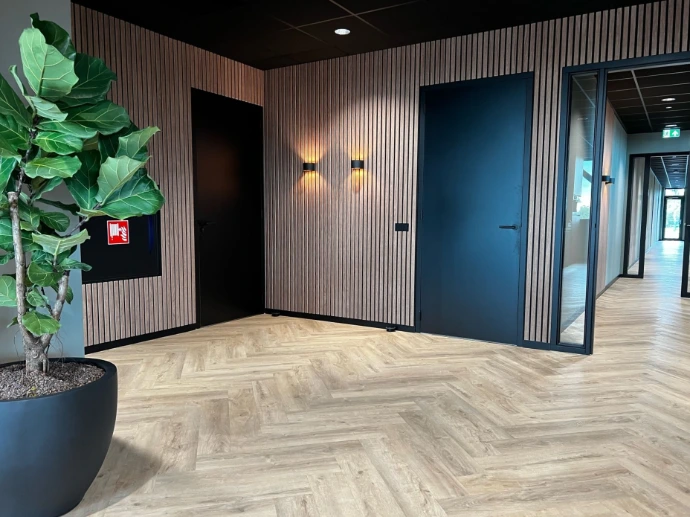 Wandbekleding en PVC gerealiseerd