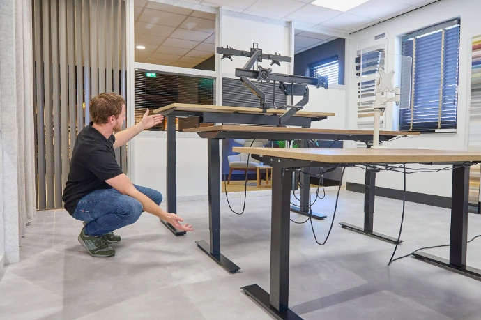 Ergonomische zit-sta bureaus